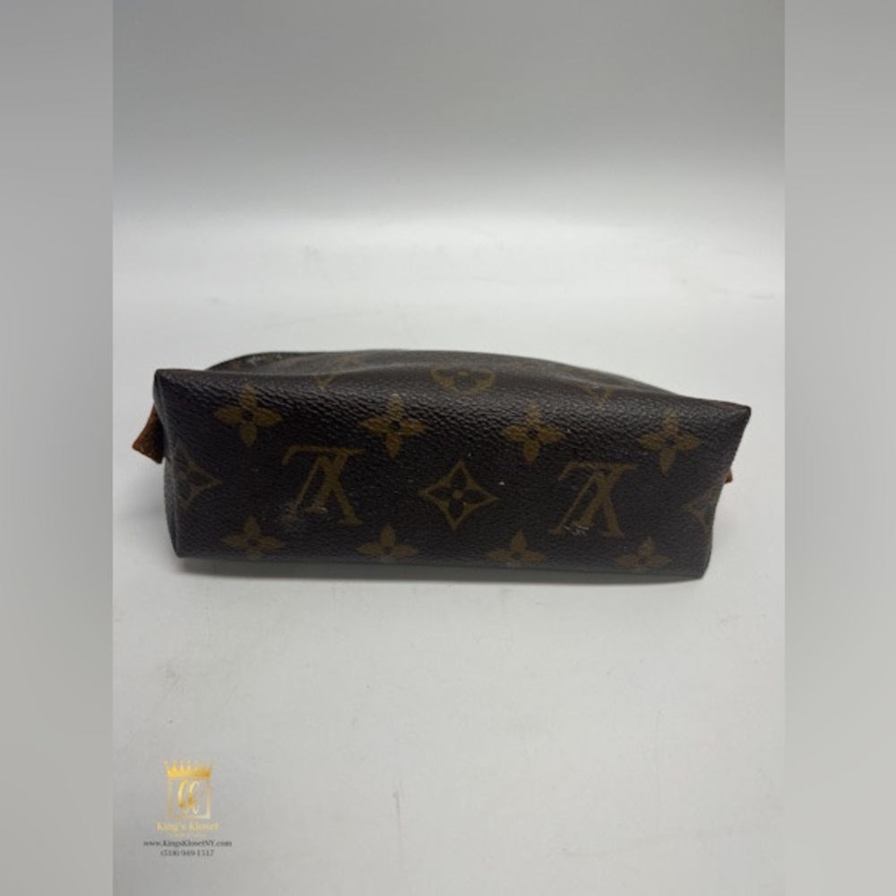 Louis Vuitton Cosmetics Pouch - Picture 7 of 13
